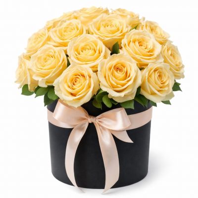 Цветы в коробке «Кремовые розы»